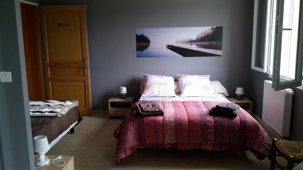 Chambres D'Hotes Les Maisses Mison Rum bild