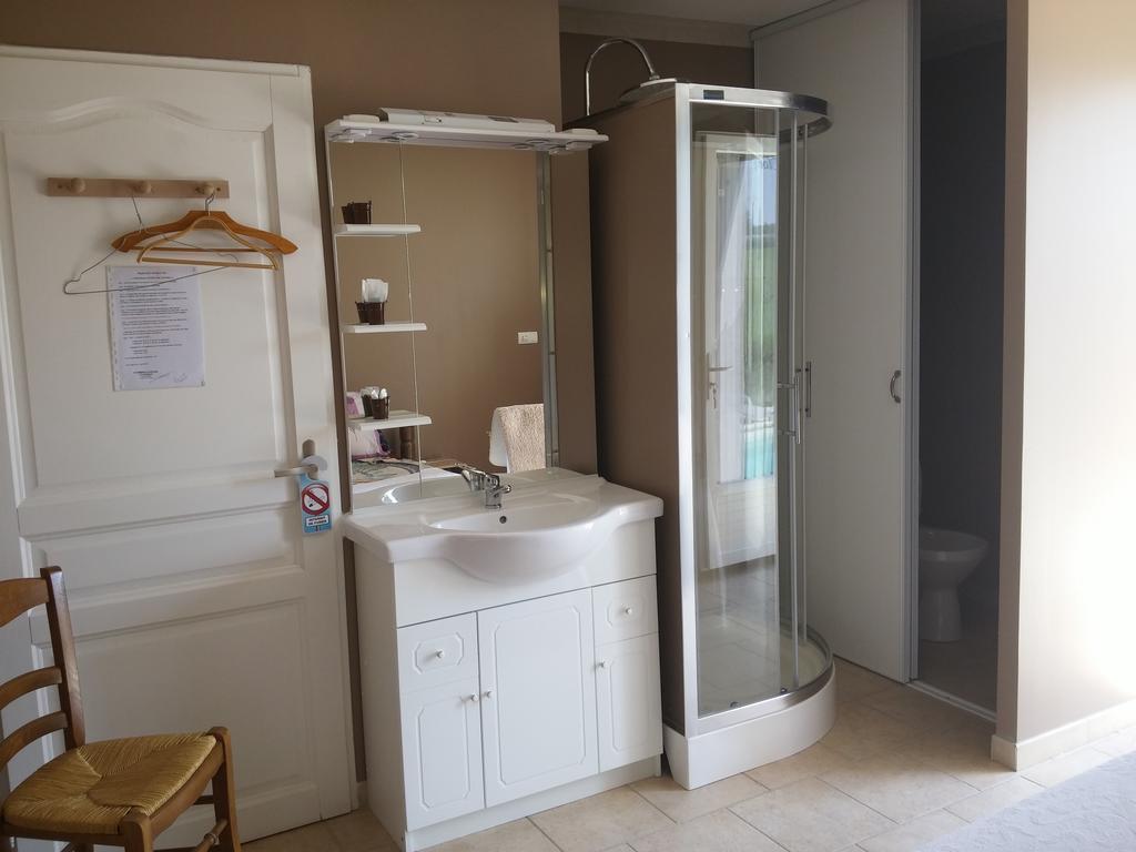 Chambres D'Hotes Les Maisses Mison Exteriör bild